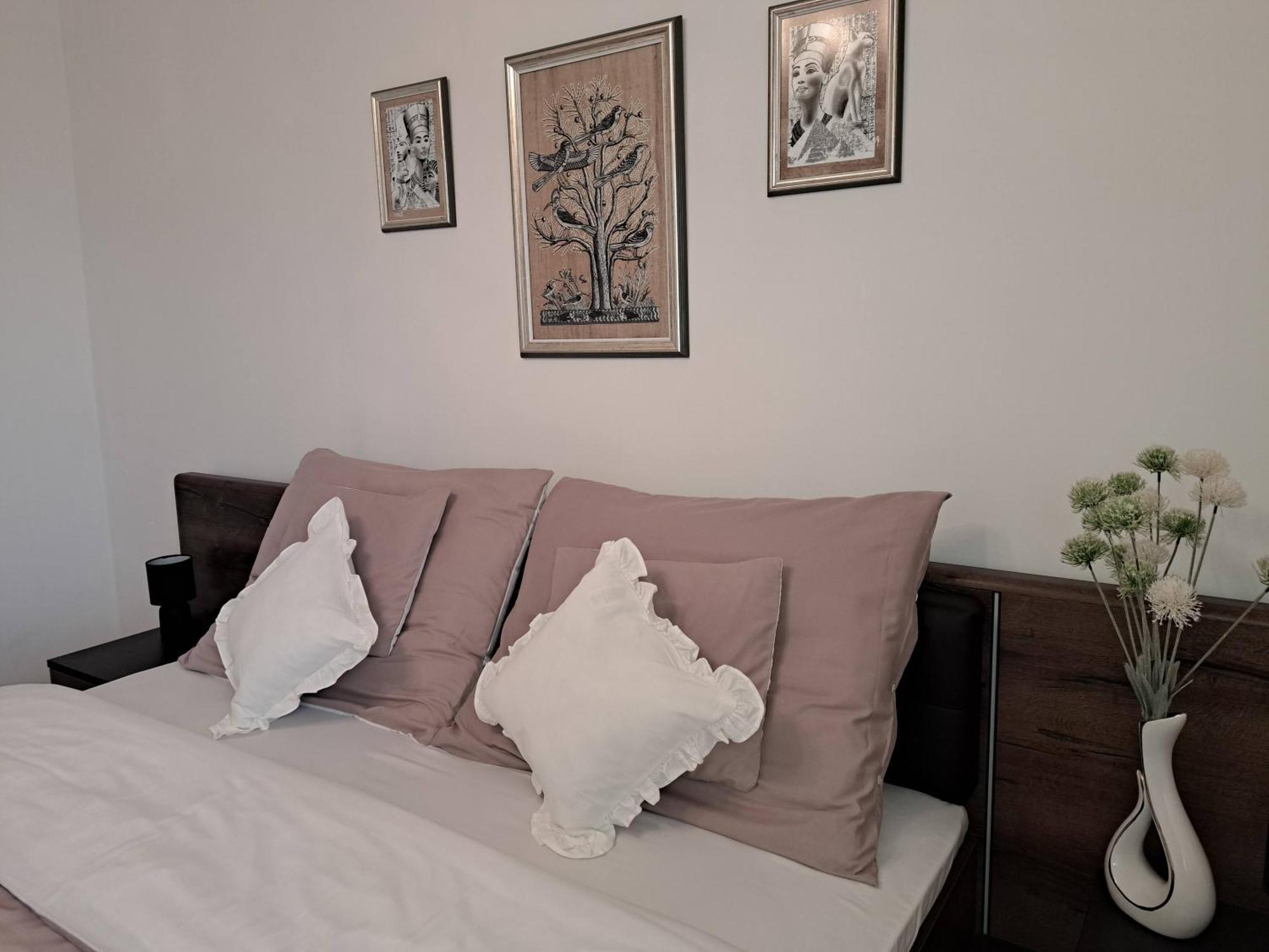 Aparthotel Orient Eger Extérieur photo