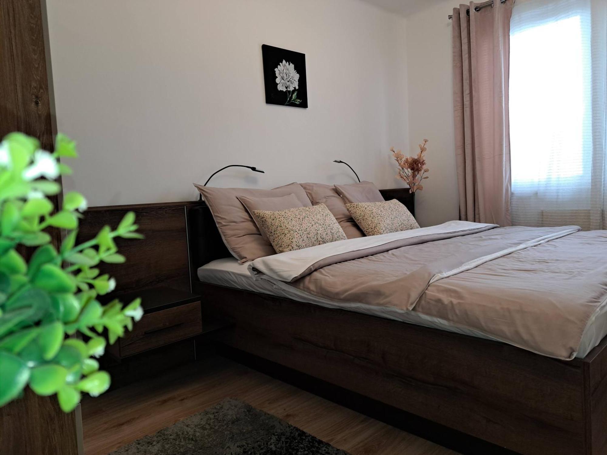 Aparthotel Orient Eger Extérieur photo