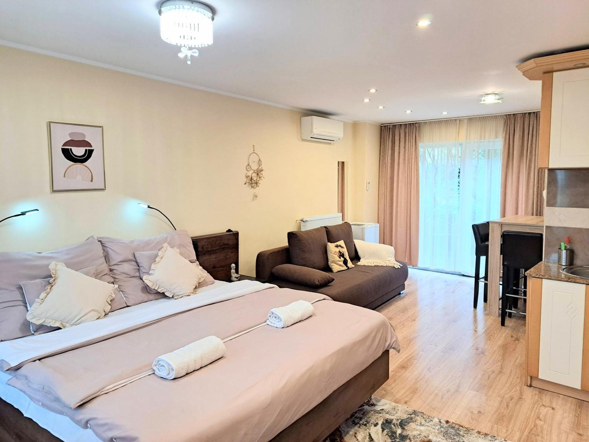 Aparthotel Orient Eger Extérieur photo