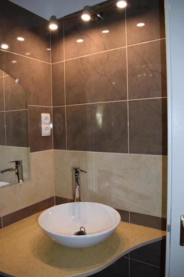 Aparthotel Orient Eger Extérieur photo